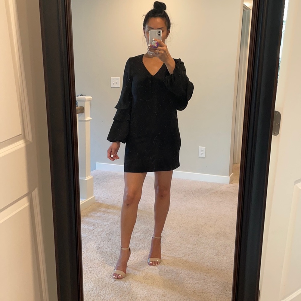 Sexy black dress!